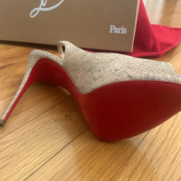 Louboutin private number 120 Liege embosse beige heels - Picture 6 of 6